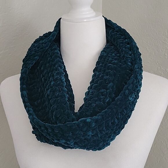 Lot of 2 hand knitted scarves infinity. - Picture 5 of 8